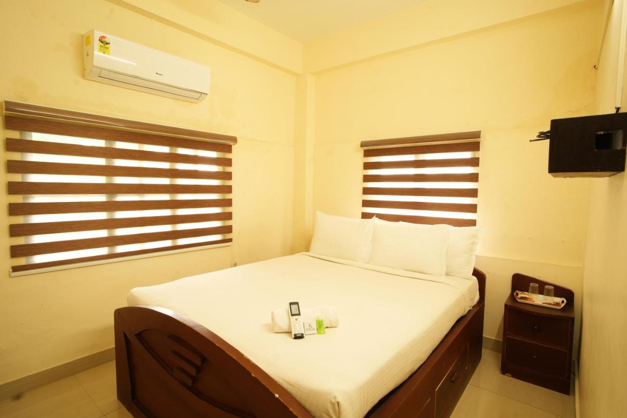 K V Suites Kochi Exterior foto