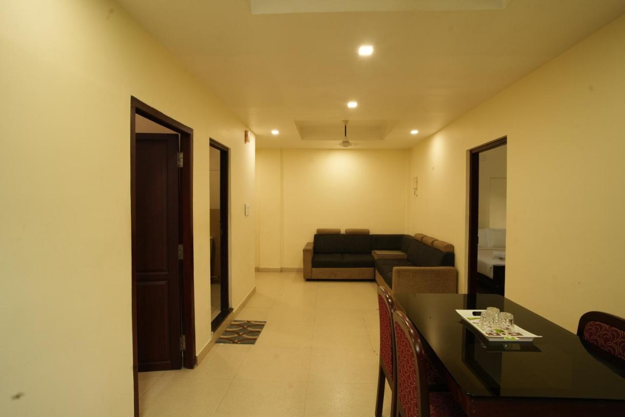 K V Suites Kochi Exterior foto