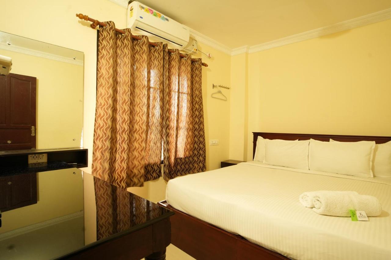 K V Suites Kochi Exterior foto