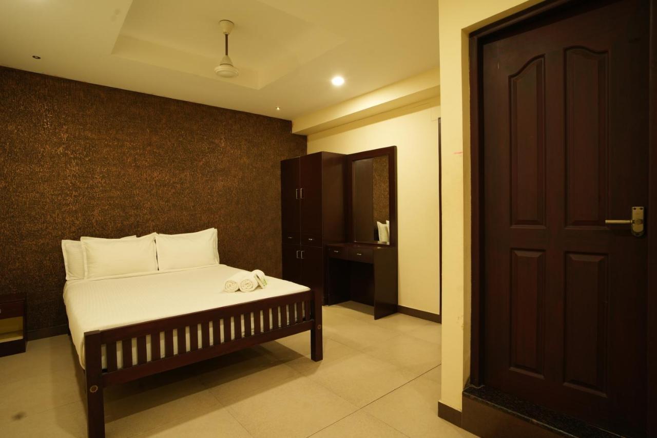 K V Suites Kochi Exterior foto
