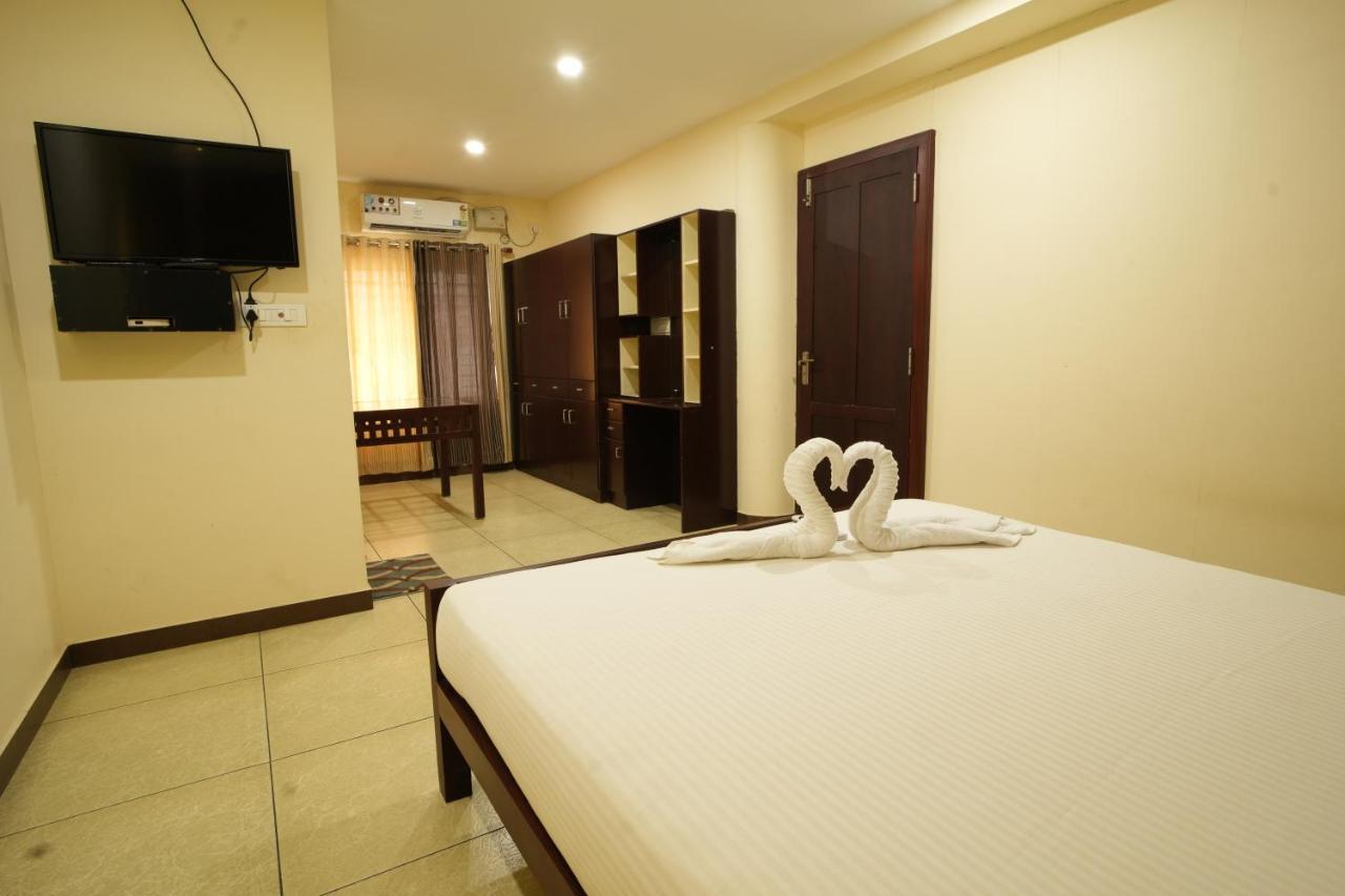 K V Suites Kochi Exterior foto