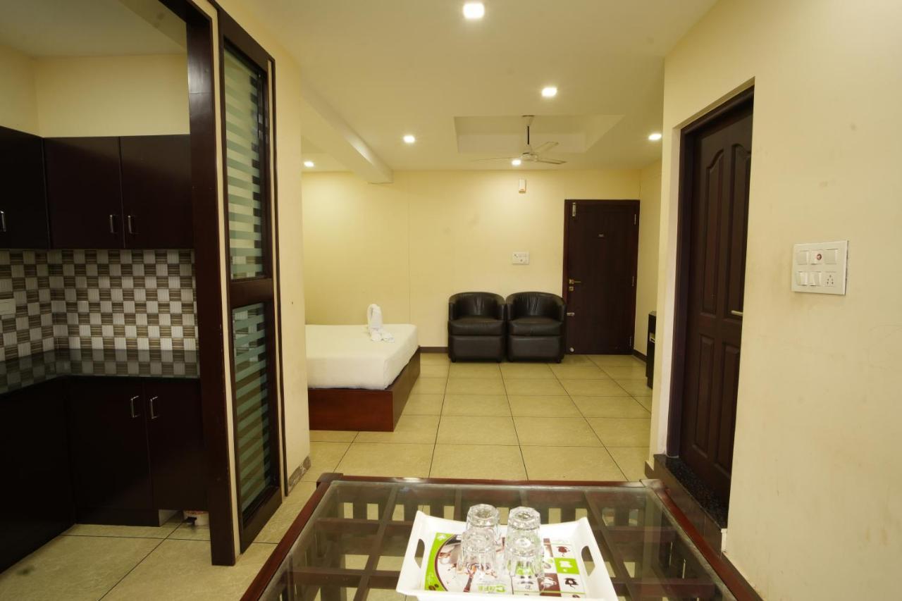 K V Suites Kochi Exterior foto