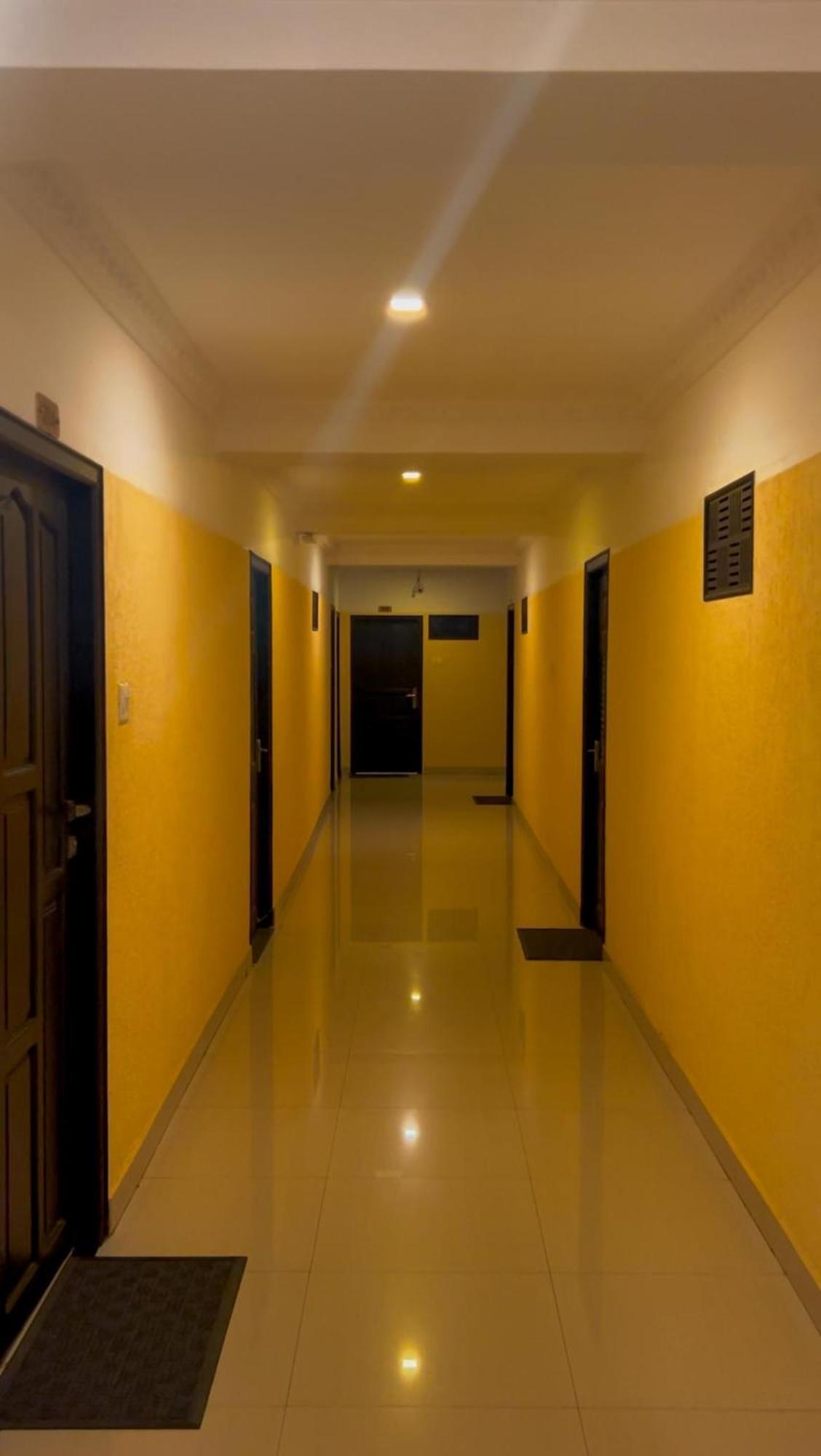 K V Suites Kochi Exterior foto